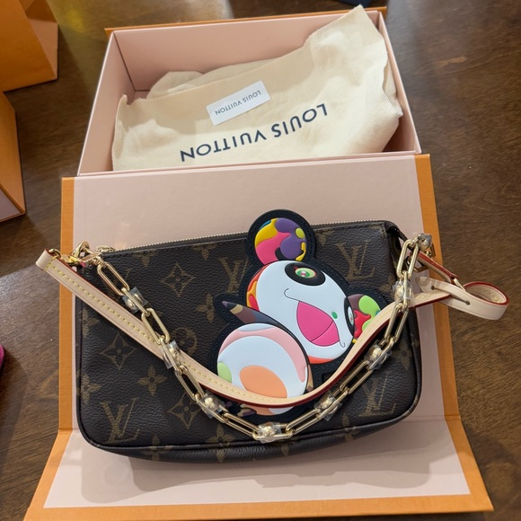 LOUIS VUITTON X TM Murakami POCHETTE BNIB - Picture 1 of 4